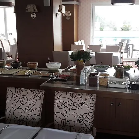 麦西亚酒店及度假村 酒店 布尤切克梅奇